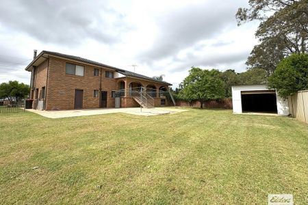 Beautifully Maintained 3-Bedroom Home – Freshly Updated Throughout - Photo 2