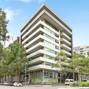 MGM MARTIN - TWO BEDROOM APARTMENT - Photo 2