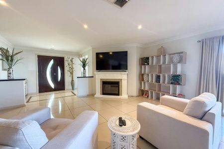 Fully Furnished Family Home - Photo 3