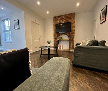 5 bedroom terraced house to rent - Photo 4