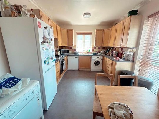 1 bedroom in a house share to rent - Photo 1