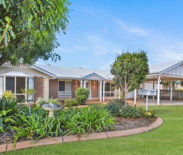 4 BEDROOM HOME MIDDLE RIDGE - Photo 1