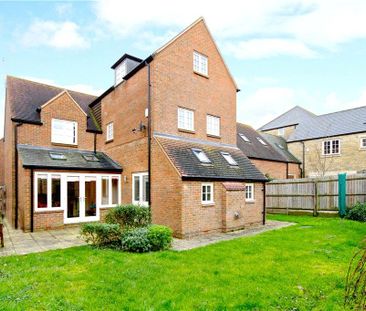 5 bedroom detached house to rent - Photo 2