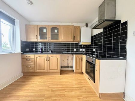 Foxhall Road, Suffolk, Ipswich - Photo 4