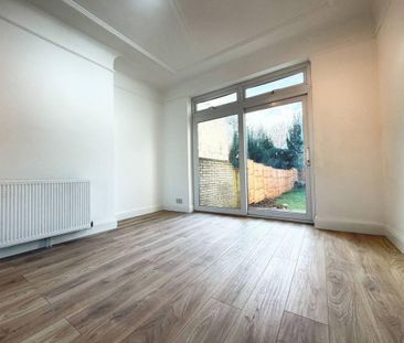 4 bedroom semi-detached house to rent - Photo 4