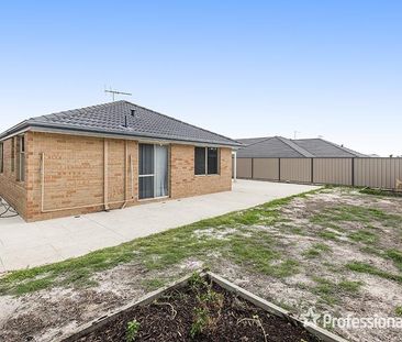 33 Calneggia Drive, Byford WA 6122 - Photo 6