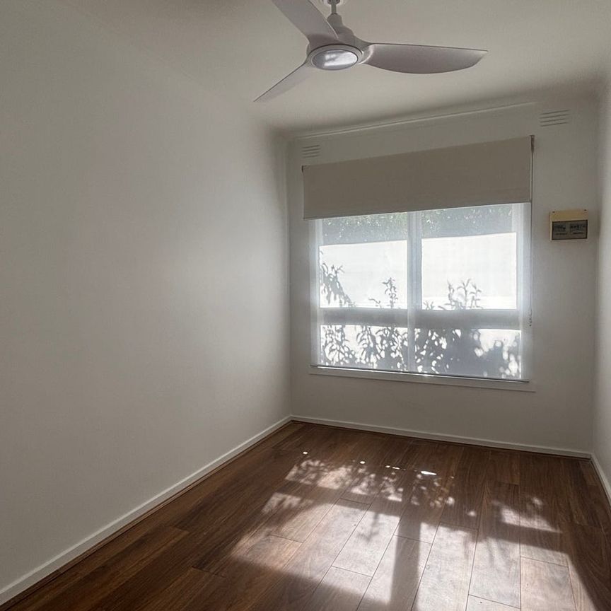 Beautiful 2-Bedroom Brick Unit in Prime Deer Park Location - Photo 1