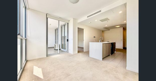 2 Bedroom Plus Study, 1 Mins walk to Auburn Station! - Photo 1