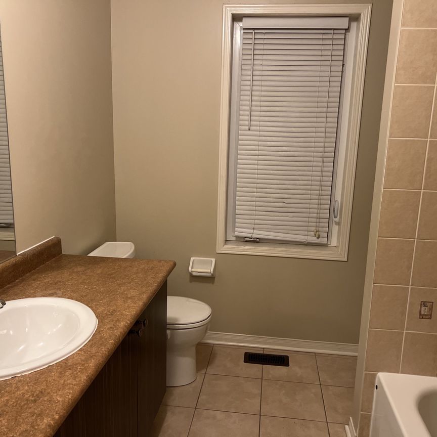 For Lease - 138 Degrassi Cove Circle Unit# Upper, Brampton, Ontario - Photo 1