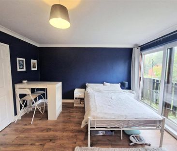 Studio to rent - Photo 4