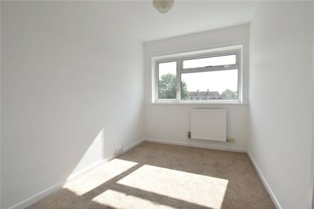 Newly Renovated 3 bedroom house to rent in the popular Cherry Hinton district within walking distance of ARM and the High Street offering a parade of shops. GCH. Rear enclosed garden. Unfurnished. Street Parking. - Photo 3