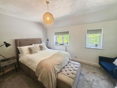 2 bedroom semi-detached house to rent - Photo 5