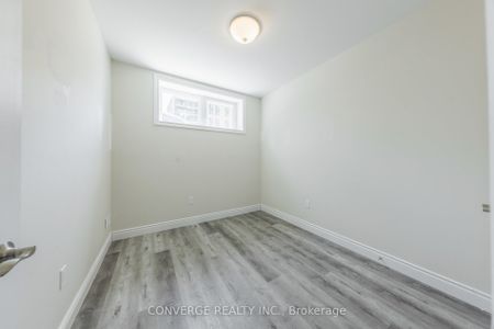 For Lease - 79 Hogarth Street Unit# Lower, Oshawa, Ontario - Photo 3