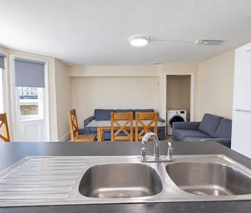 10 bedroom house share to rent - Photo 1
