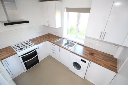 2 bedroom maisonette to rent - Photo 4