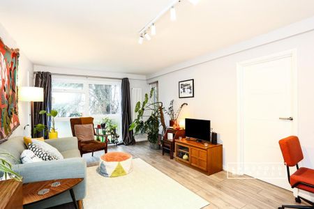 2 bedroom flat to rent - Photo 2