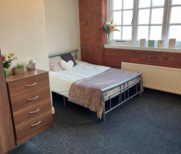 Room in a Shared Flat, Bells Square, S1 - Photo 5