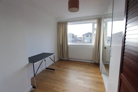 3 bedroom House To Let Total Size: 1314 SQ FT - Photo 3