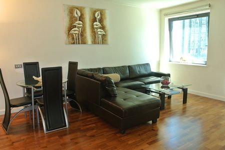 1 Bed Flat, Discovery Dock Apartments East, E14 - Photo 5