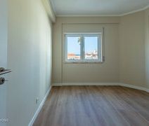 Apartment 2 bedrooms Refurbished near the center Ericeira Mafra for... - Photo 2