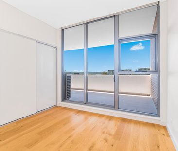 Spacious 2 Bedroom with Media Desk and Extra Large Balcony! - Photo 5