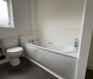 PeelDrive, Wilnecote, TAMWORTH - Photo 6