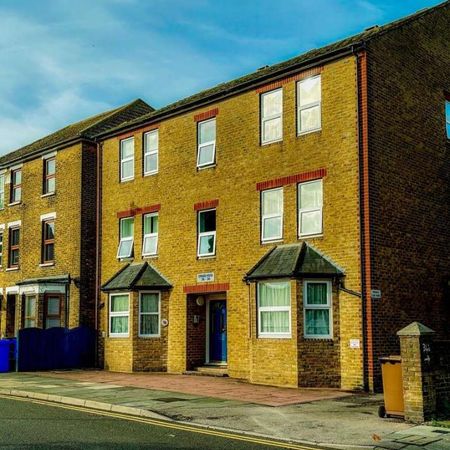 Park Road, Sittingbourne, ME10 - Photo 4