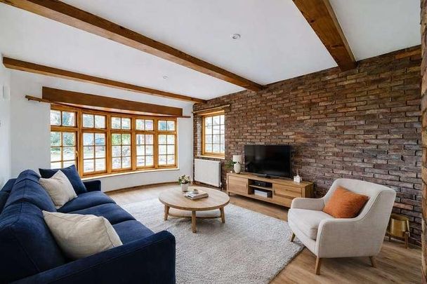 Harrow Cottage, Deacon Close, Cobham, Surrey, KT11 - Photo 1