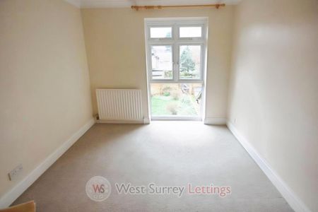 3 bedroom semi-detached house to rent - Photo 3