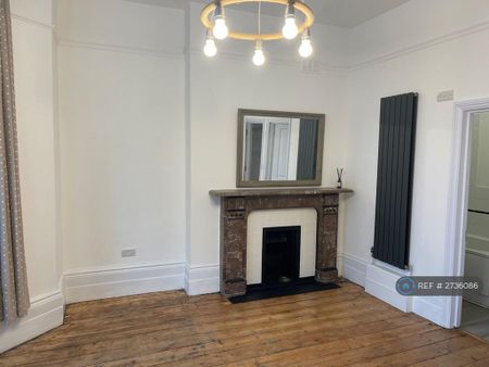 2 bedroom flat to rent - Photo 3