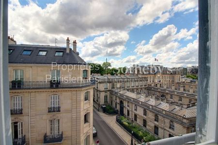 Appartement à louer à Paris 8Ème - Photo 2