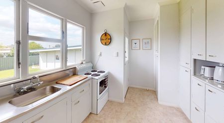 Tawhero - 3 Bedrooms - Photo 5