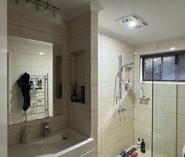 Three Bedroom Home In Great Location - Photo 3