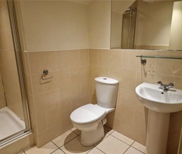 Upper Blakeridge Lane, Batley, West Yorkshire, WF17 - Photo 3