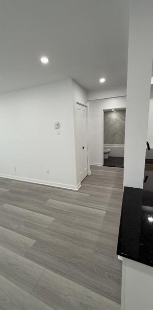 Magnifique condo 4 ½ entièrement rénové – 1050 pi² - Photo 1