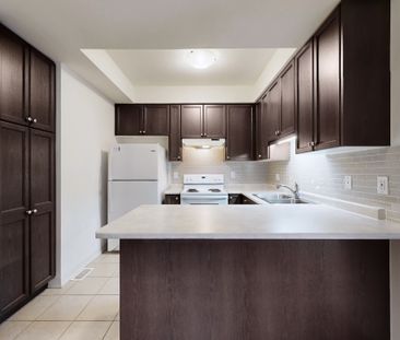 For Lease - 106 Bravo Lane, Newmarket, Ontario - Photo 2