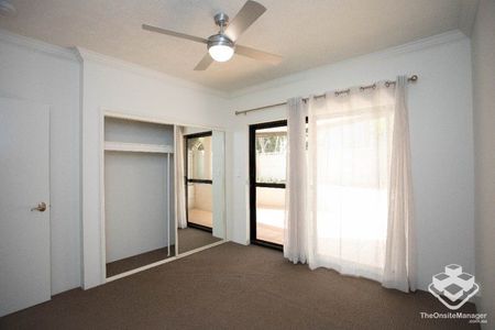 Perfectly Positioned 2 Bed Unit New Farm with lock up garage - Photo 5