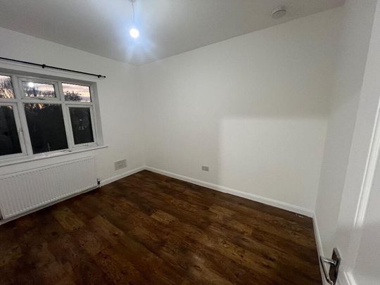 3 bedroom flat to rent - Photo 1