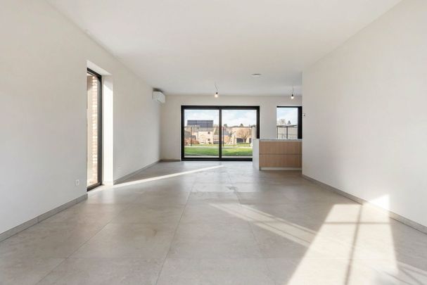 Charmante nieuwbouwwoning met carport te Zichen. - Photo 1