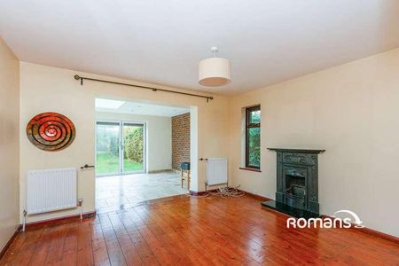 Hazell Road, Farnham, Surrey, GU9 - Photo 2