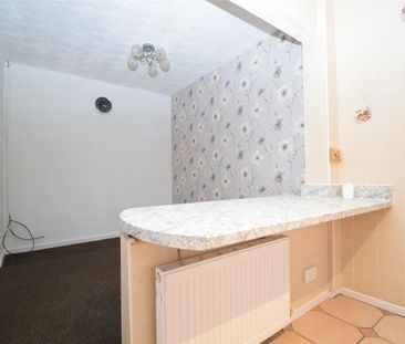 Mapplewell Drive, Ossett - Photo 3