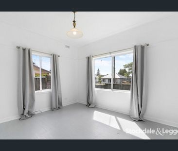 Fresh As A Daisy! - Photo 3