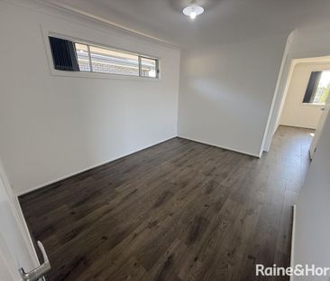 Double-Storey Family Home with Spacious Backyard - Photo 5