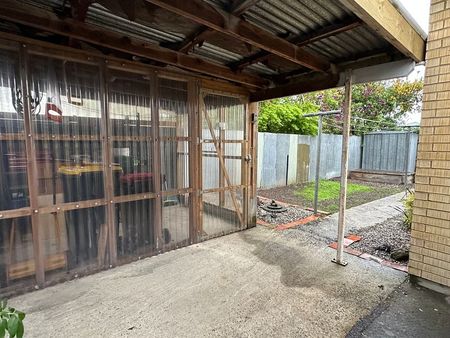 Sunny 2 Bedroom Unit, in Handy Location - Photo 4