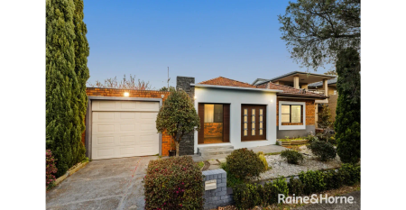 Stunning 4 -Bedroom Family Home for Lease - 17 Park Road, Sans Souci - Photo 2