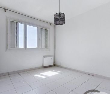 Location Appartement 2 pièces 46m² ST JULIEN LES VILLAS 10800 - Photo 5