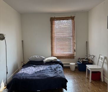 Beau grand 4 1/2, 2e étage rue Carillon Juillet - Photo 1