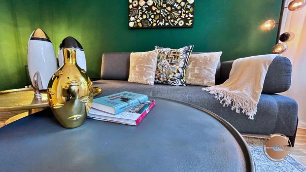 2-BEDROOM MODERN APARTMENT WITH SERVICES - HIGH-QUALITY FURNISHED APARTMENT WITH BALCONY - Photo 1