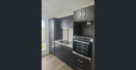 4 BED, 2 BATH, 2 CAR - Photo 5