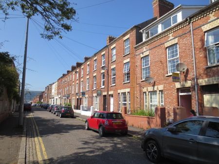 2 Great Apartments, 19 Dunluce Avenue, Belfast, Belfast - Photo 3